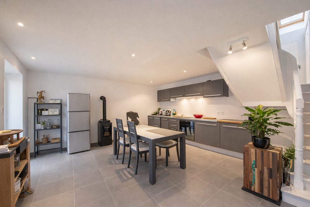 MAISON T4 DES ANNEES 30 - ENTIEREMENT RENOVEE - 2/3 CHAMBRES - AUCUNS TRAVAUX - COUP DE COEUR