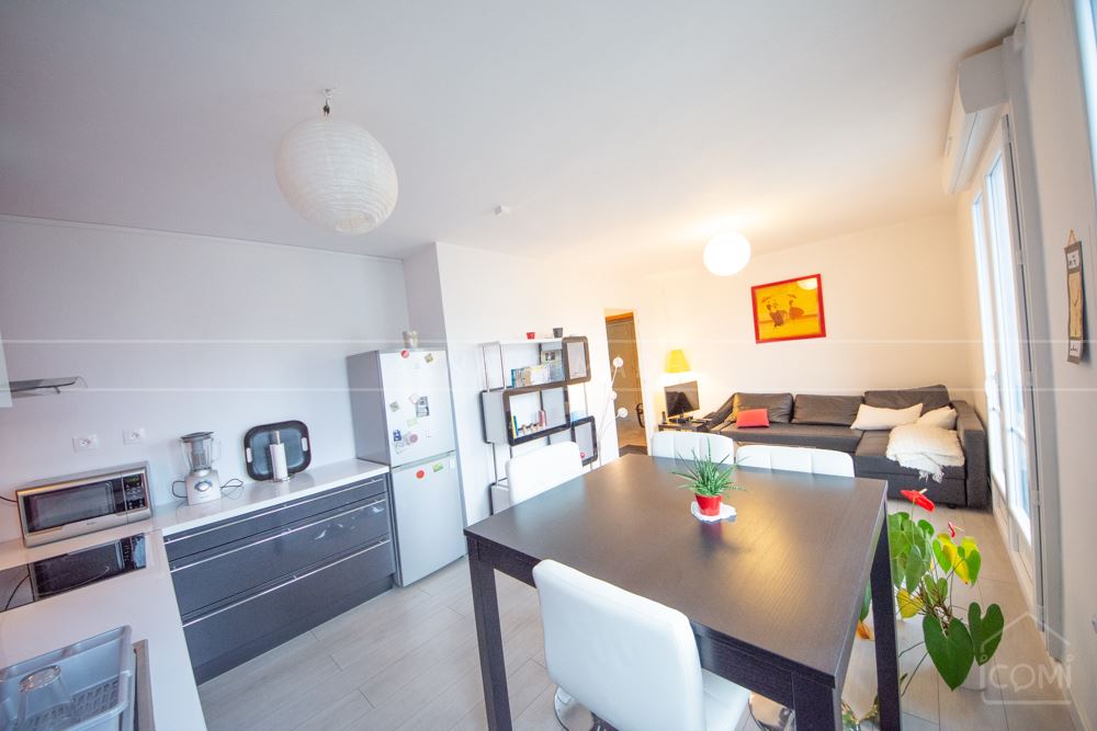 APPARTEMENT T2 - DALLE BETON - BALCONS - ASCENSEUR - RARE photo 3