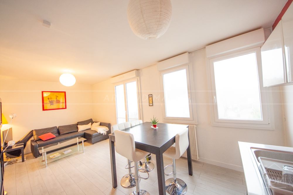 APPARTEMENT T2 - DALLE BETON - BALCONS - ASCENSEUR - RARE photo 2