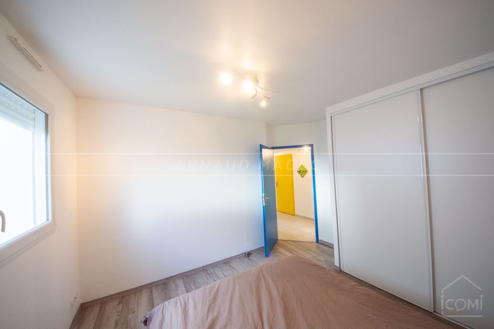 MAISON CONTEMPORAINE T4 DE 2015 - 2 CHAMBRES (3 POSSIBLE) - PIECE DE VIE DE +40M² - TERRAIN 350 M² - SOUS GARANTIE DECENNALE photo 5