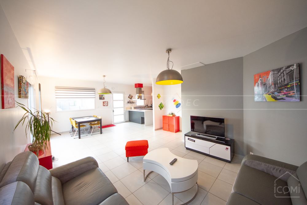 MAISON CONTEMPORAINE T4 DE 2015 - 2 CHAMBRES (3 POSSIBLE) - PIECE DE VIE DE +40M² - TERRAIN 350 M² - SOUS GARANTIE DECENNALE photo 2