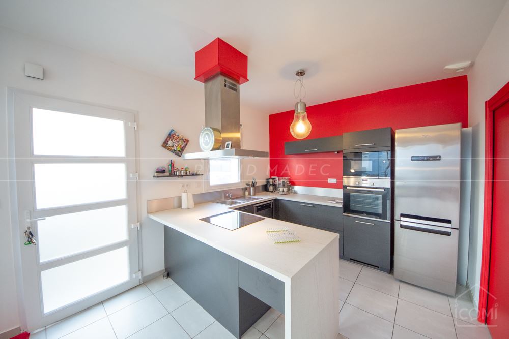 MAISON CONTEMPORAINE T4 DE 2015 - 2 CHAMBRES (3 POSSIBLE) - PIECE DE VIE DE +40M² - TERRAIN 350 M² - SOUS GARANTIE DECENNALE photo 3