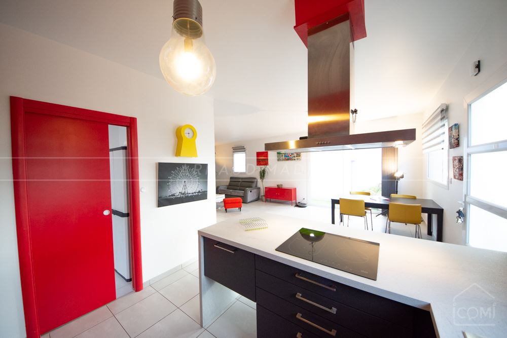 MAISON CONTEMPORAINE T4 DE 2015 - 2 CHAMBRES (3 POSSIBLE) - PIECE DE VIE DE +40M² - TERRAIN 350 M² - SOUS GARANTIE DECENNALE photo 4