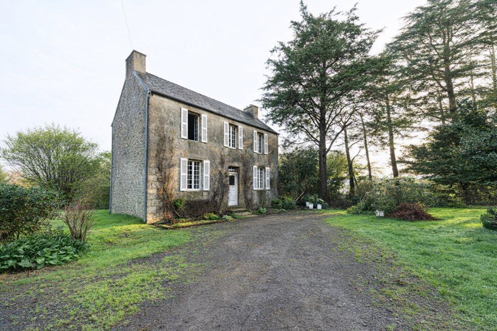 MAISON DE CARACTERE T5 130M² FORT POTENTIEL À RÉNOVER AVEC 5 DÉPENDANCES, 1 ÉTABLE, 1 GARAGE ET 1 HANGAR SUR 3650M² DE TERRAIN