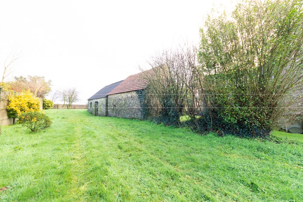 MAISON DE CARACTERE T5 130M² FORT POTENTIEL À RÉNOVER AVEC 5 DÉPENDANCES, 1 ÉTABLE, 1 GARAGE ET 1 HANGAR SUR 3650M² DE TERRAIN photo 3