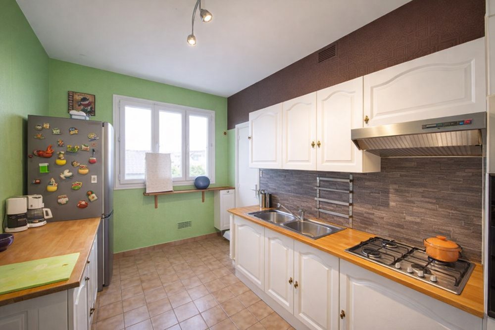 APPARTEMENT T4 DE 110M² - ESPACE DE VIE DE 40 M² - VUE MER - TERRASSE - ASCENSEUR - GARAGE - RARE photo 4