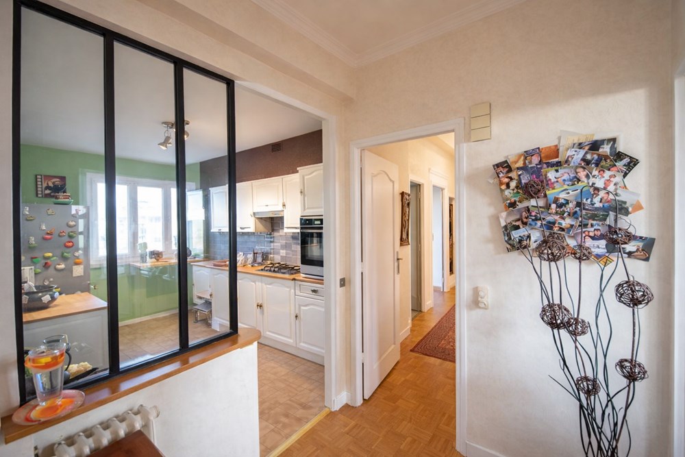 APPARTEMENT T4 DE 110M² - ESPACE DE VIE DE 40 M² - VUE MER - TERRASSE - ASCENSEUR - GARAGE - RARE photo 3