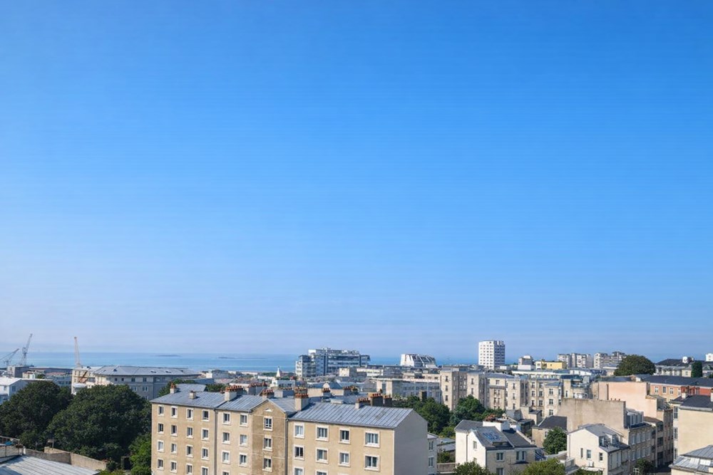 APPARTEMENT T4 DE 110M² - ESPACE DE VIE DE 40 M² - VUE MER - TERRASSE - ASCENSEUR - GARAGE - RARE
