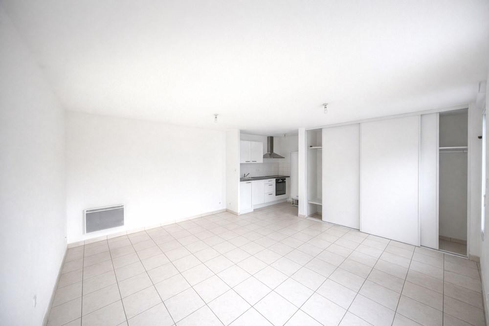 LONGERE 140M² - 6/7 CHAMBRES - CALME - ENORME POTENTIEL - 4 DEPENDANCES photo 2
