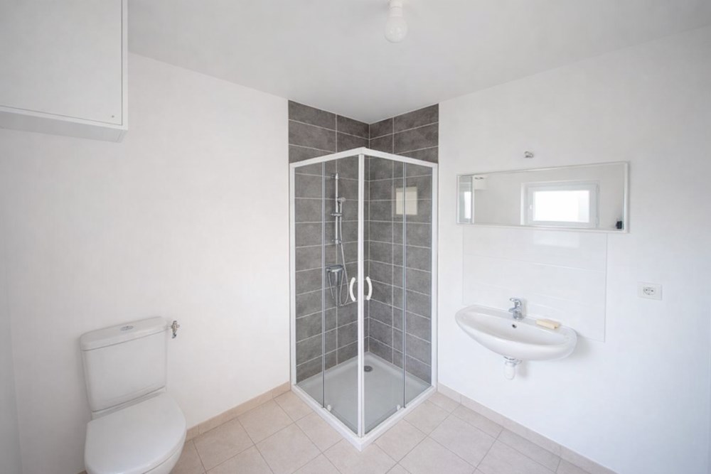 LONGERE 140M² - 6/7 CHAMBRES - CALME - ENORME POTENTIEL - 4 DEPENDANCES photo 3