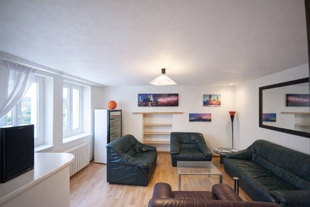 MAISON DE VILLE (APPARTEMENT TRIPLEX) - 3 CH - RARE - CALME - CHARME