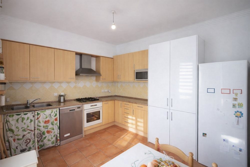 MAISON T7 - 150M² - 5 CHAMBRES - RENOVEE - PIECE DE VIE + DE 35M² - SOUS SOL - PROCHE ECOLES photo 2