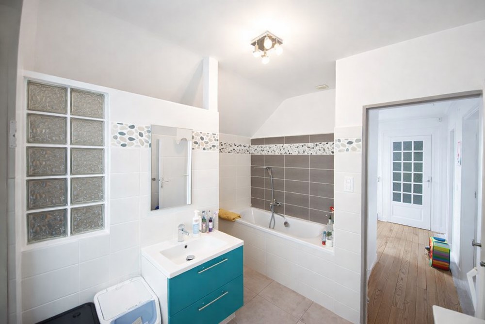 MAISON T7 - 150M² - 5 CHAMBRES - RENOVEE - PIECE DE VIE + DE 35M² - SOUS SOL - PROCHE ECOLES photo 3