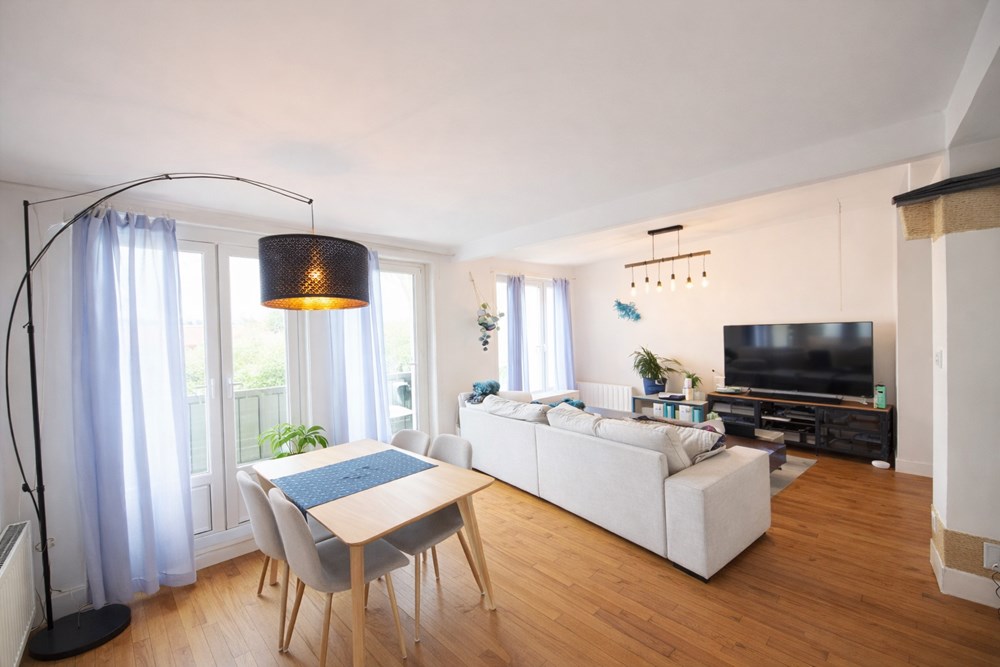 APPARTEMENT T4 - PIECE DE VIE 35M² - 2 CHAMBRES - DALLE BETON - RENOVATION DE QUALITE - PROXIMITE CENTRE VILLE photo 3