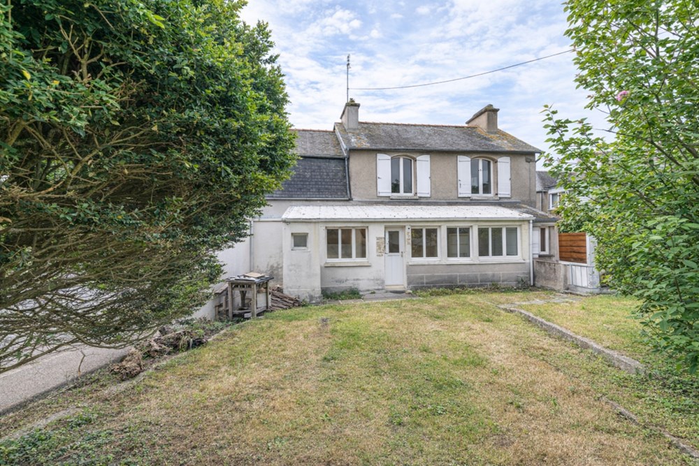 MAISON DE VILLE- 3 CHAMBRES - ANNEE 1930 - PROCHE PLAGE ET BOURG DE PORTSALL - A RENOVER
