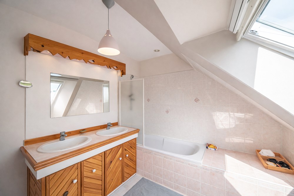 MAISON T6 - 4 CHAMBRES - GARAGE - CARPORT - GRAND JARDIN - COUP DE COEUR - CALME photo 5