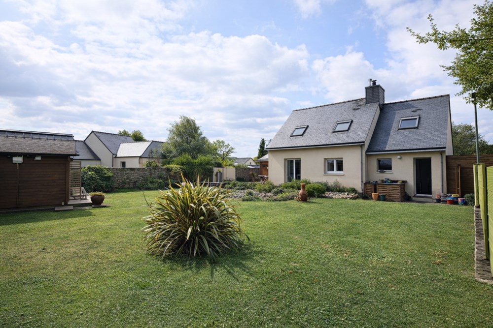 MAISON T6 - 4 CHAMBRES - GARAGE - CARPORT - GRAND JARDIN - COUP DE COEUR - CALME