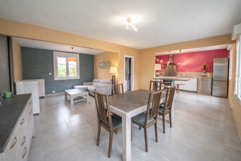 MAISON - RARE - 3 CHAMBRES (POSSIBLE 4) - PIECE DE VIE DE +40M² - TERRAIN DE +400 M - SECTEUR RECHERCHE - photo 2