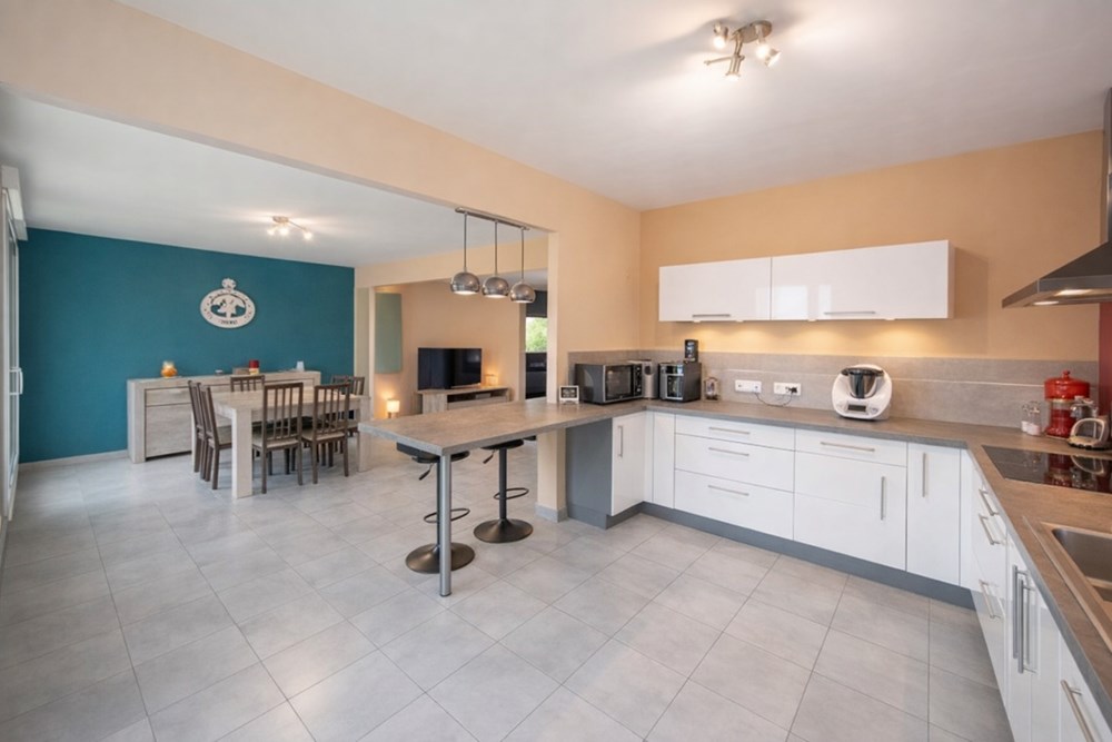 MAISON - RARE - 3 CHAMBRES (POSSIBLE 4) - PIECE DE VIE DE +40M² - TERRAIN DE +400 M - SECTEUR RECHERCHE - photo 3