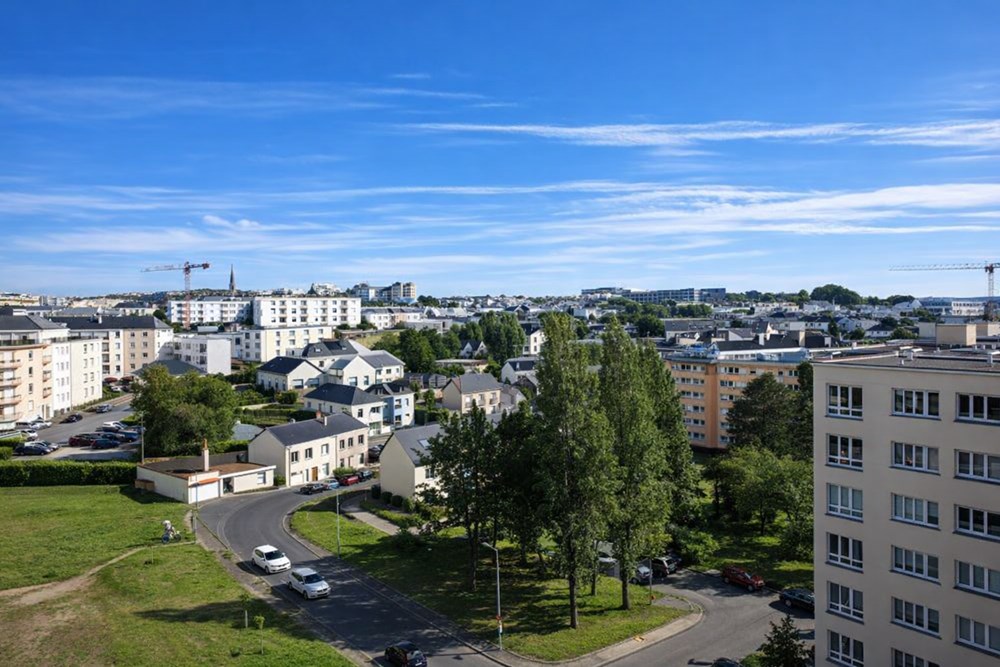 APPARTEMENT T3 - 2 CHAMBRES - ASCENSEUR - BALCONS/TERRASSE - VUE DEGAGEE SUR VERDURE - STATIONNEMENT AISE photo 5