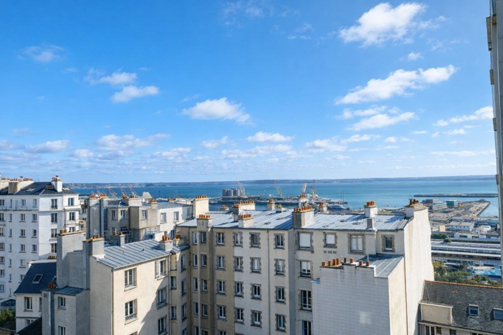 APPARTEMENT - 2 CHAMBRES - PROCHE CENTRE VILLE - PROCHE GARE - ASCENSEUR - VUE MER
