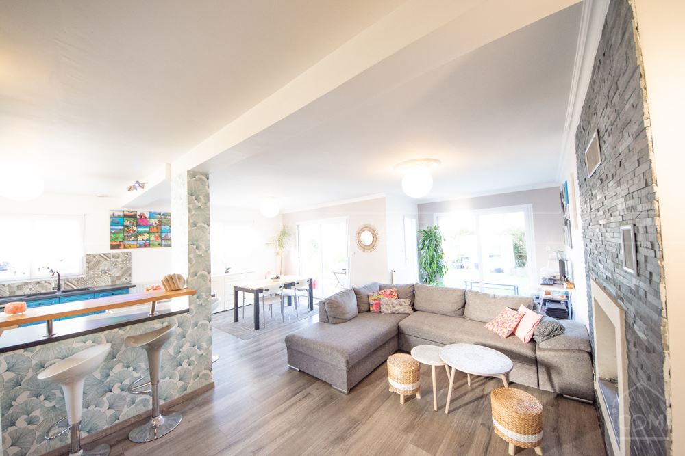 MAISON CONTEMPORAINE AVEC COMBLES A AMENAGER - TERRAIN CLOS (+700M²) - CALME - PROXIMITE SERVICES - RARE photo 5
