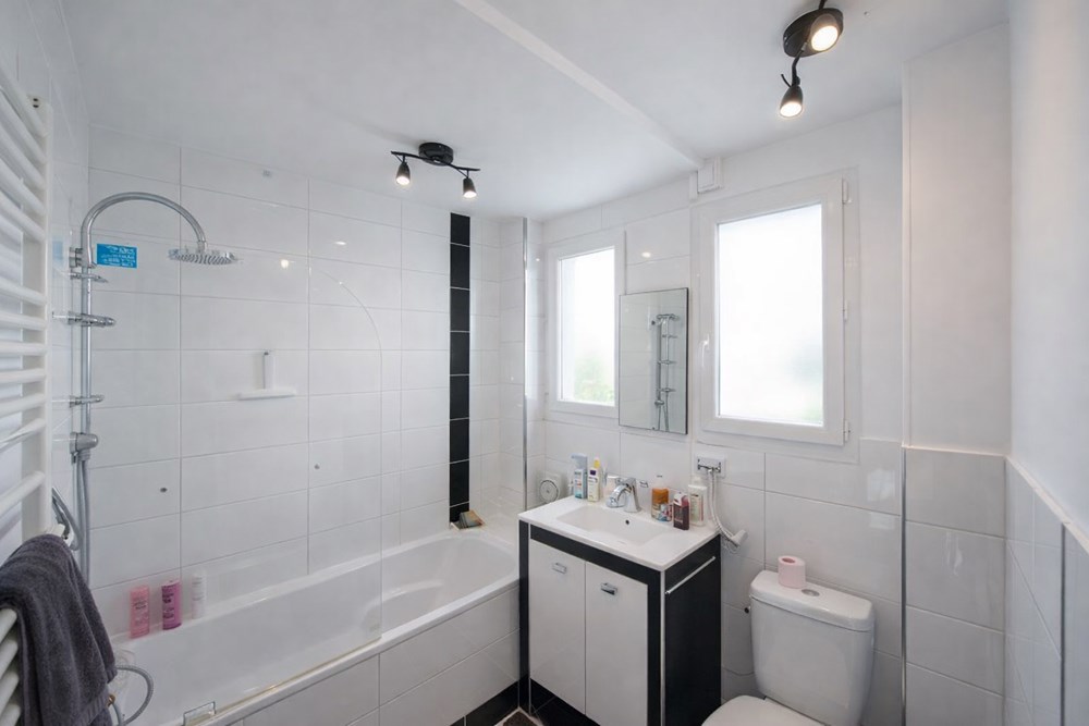 APPARTEMENT T3 DE 68 M² - 2/3 CHAMBRES - GARAGE - LUMINEUX - BEAU POTENTIEL INVESTISSEURS photo 4