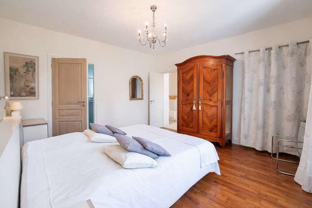 MAISON DES ANNEES 30 - 4/5 CHAMBRES - CHARME - AUTHENTICITE - COUP DE COEUR - CALME photo 5