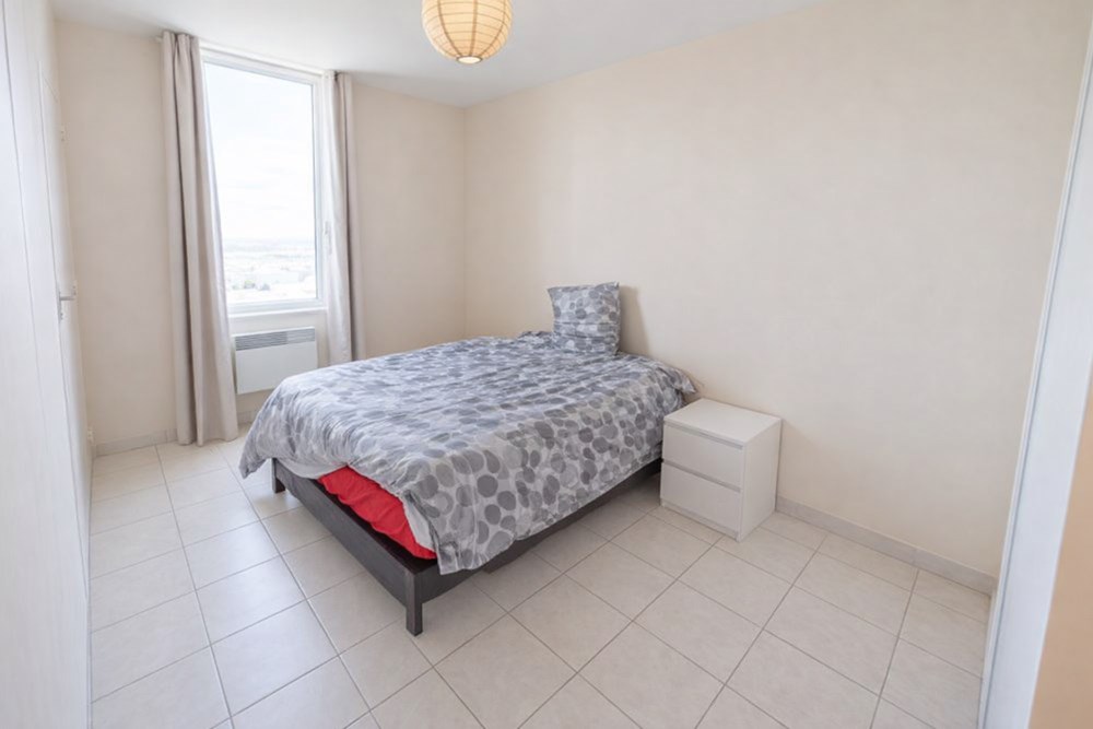 APPARTEMENT T2 43M² AVEC CAVE, PLACE DE PARKING PRIVEE, ASCENSEUR ET GRANDS ESPACES VERTS photo 4
