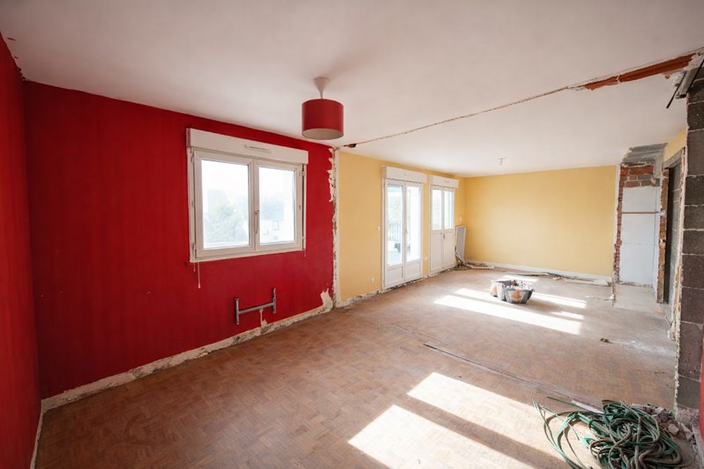 APPARTEMENT 72M² - CENTRE VILLE - A RENOVER - GARAGE 19M² - CALME