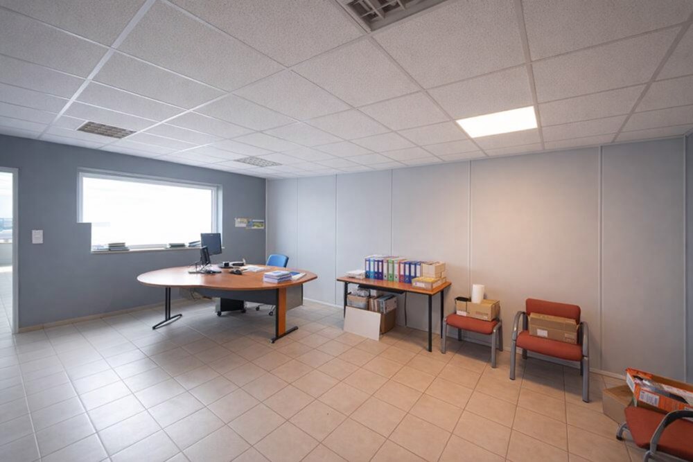 LOCAL INDUSTRIEL DE 600 M² SUR 1500 DE TERRAIN - EXCELLENTE RENTABILITEE - RARE photo 5