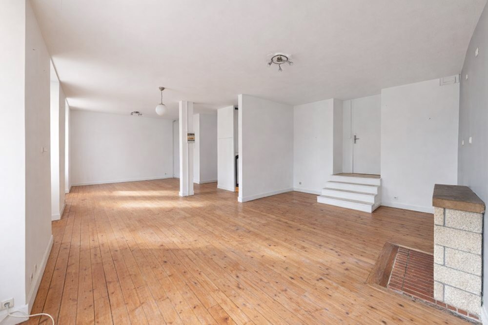 APPARTEMENT DUPLEX - 2/3 CHAMBRES (POSSIBLE 4) - SPACIEUX ESPACE DE VIE - EXPOSITION IDEALE - CENTRE BOURG - PROCHE MER - A RENOVER