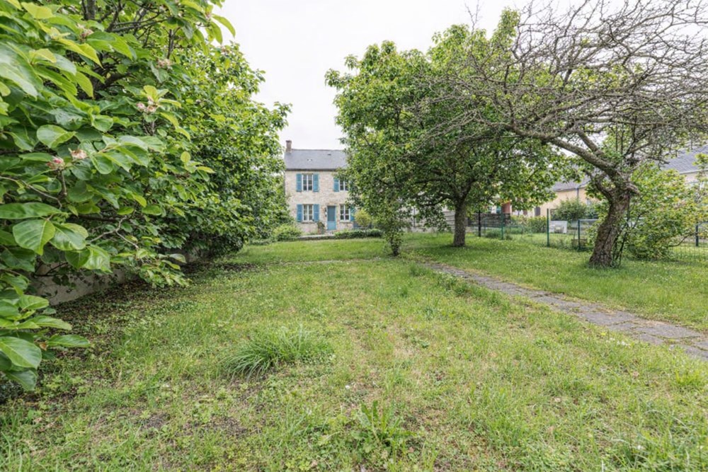 MAISON - 2 CHAMBRES ( POSSIBLE 3-4)- PROCHE CENTRE VILLE- QUARTIER CALME- TERRAIN CLOS ET ARBORE photo 5