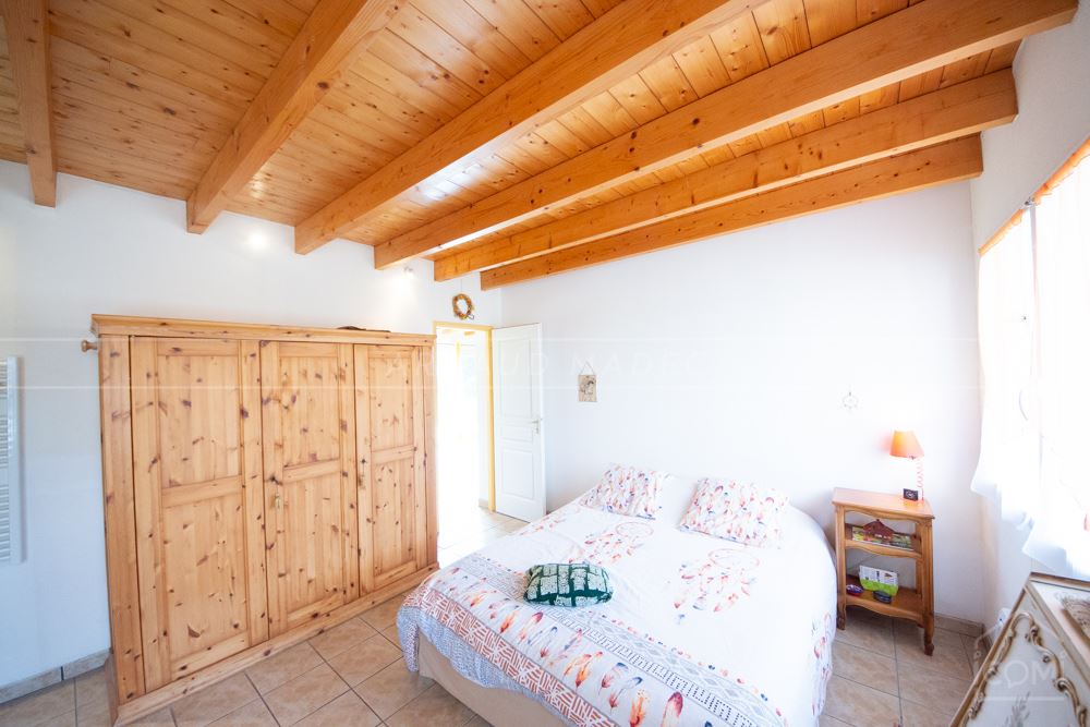 MAISON CONTEMPORAINE DE 140M² - 3/4 - PIECE DE VIE DE +50M² - CALME - PROXIMITE CENTRE ET PLAGES (200M) photo 4