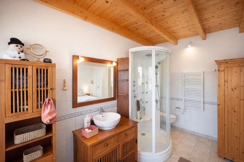 MAISON CONTEMPORAINE DE 140M² - 3/4 - PIECE DE VIE DE +50M² - CALME - PROXIMITE CENTRE ET PLAGES (200M) photo 3