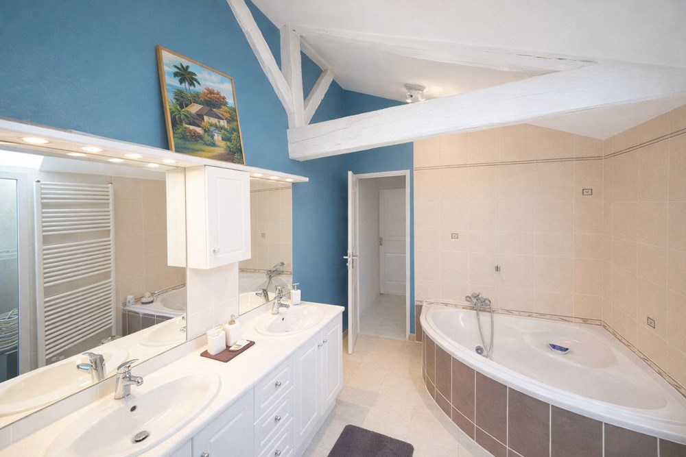 MAISON - T7 - ENTIEREMENT RENOVEE - COUP DE COEUR - CENTRE VILLE - CALME - GARAGE photo 5