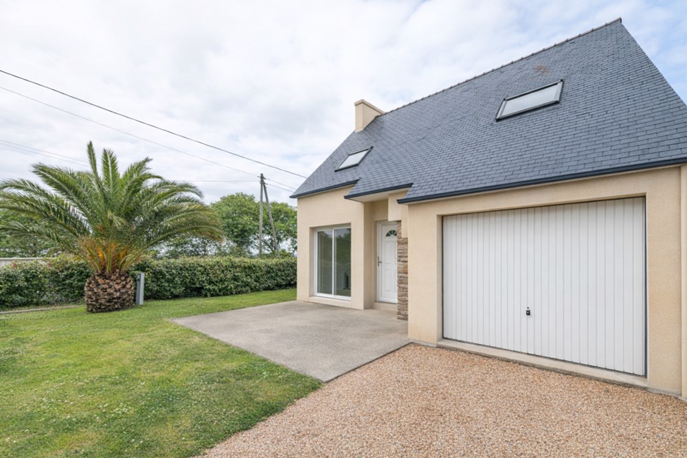 MAISON DE 2008 - IDEAL INVESTISSEUR - 3 CHAMBRES - GARAGE - PROCHE BOURG ET MER - ENVIRONNEMENT CALME - AUCUN TRAVAUX A PREVOIR - LOCATAIRE EN PLACE photo 5