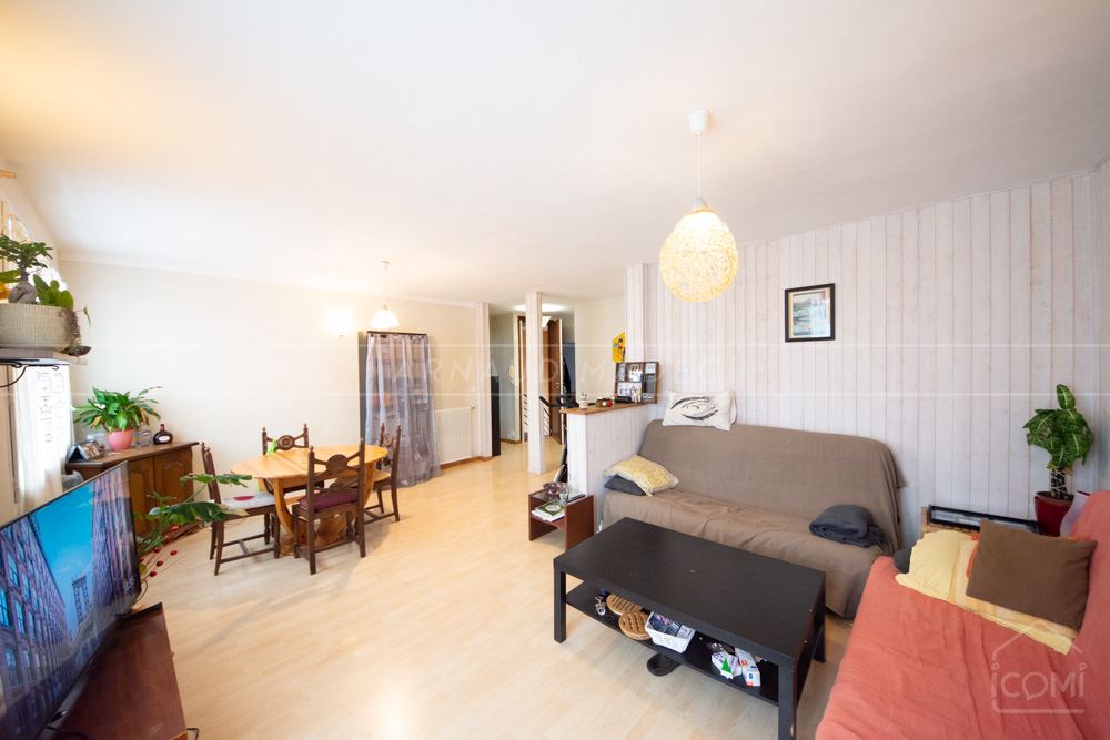 APPARTEMENT T3 - PIECE DE VIE EXPOSEE SUD - 2 BELLES CHAMBRES - BALCON - DERNIER ETAGE