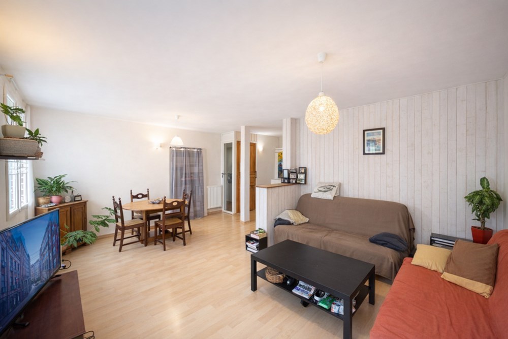 APPARTEMENT T3 - PIECE DE VIE EXPOSEE SUD - 2 BELLES CHAMBRES - BALCON - DERNIER ETAGE photo 3