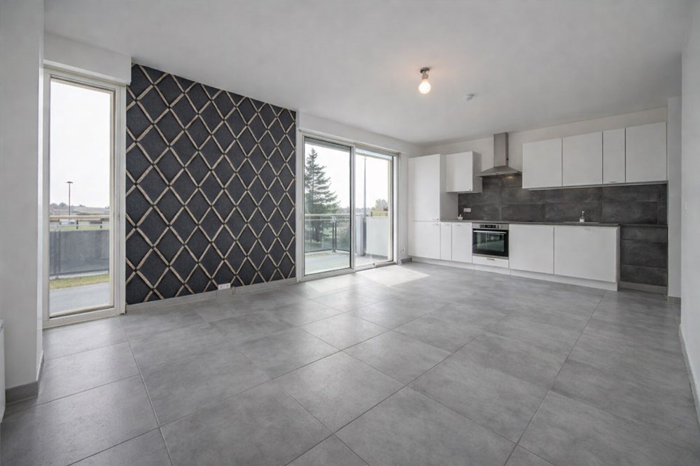APPARTEMENT ENTIEREMENT RENOVE DE 30 M2 - COIN NUIT - BALCON -DALLE BETON - PLACE DE PARKING PRIVATIVE - CAVE
