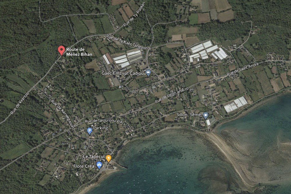 TERRAIN AGRICOLE CLOS AVEC POINT D'EAU ET ELECTRICITE A PROXIMITE SECTEUR DE L'AUBERLAC'H