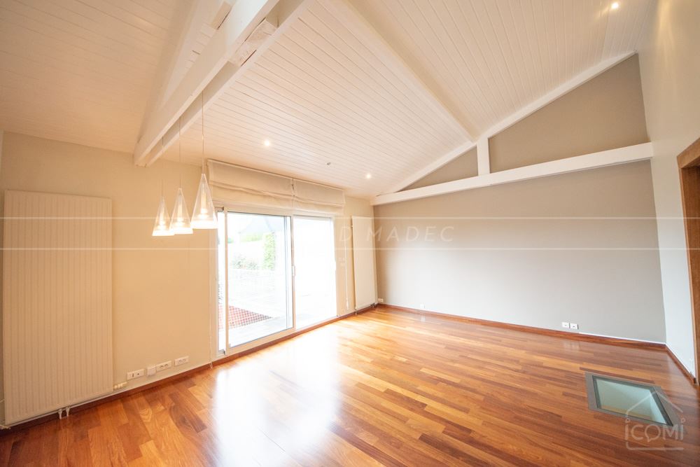 MAISON T6 - PIECE DE VIE DE 45M² EN REZ DE TERRASSE ET JARDIN - SUITE PARENTALE - CHARME - COUP DE COEUR ASSURE photo 2