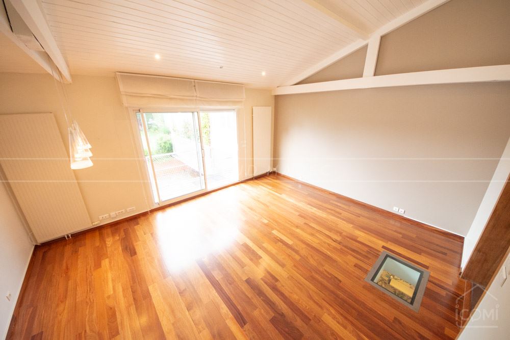 MAISON T6 - PIECE DE VIE DE 45M² EN REZ DE TERRASSE ET JARDIN - SUITE PARENTALE - CHARME - COUP DE COEUR ASSURE photo 3