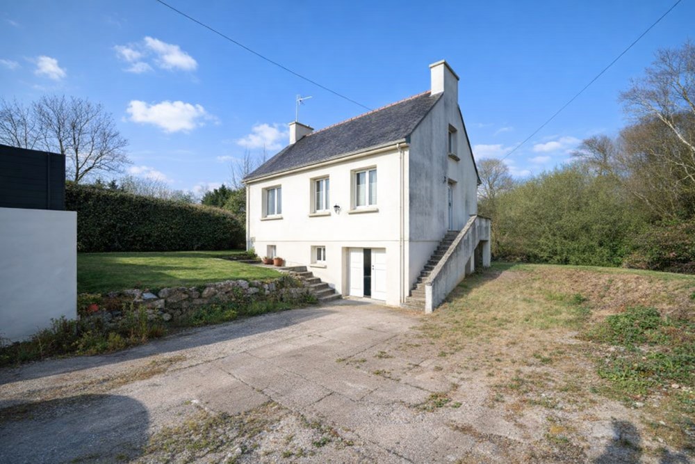 MAISON T5 DE 110 M² - 3/4 CHAMBRES - TERRAIN DE 1000 M² - TRES BEAU POTENTIEL