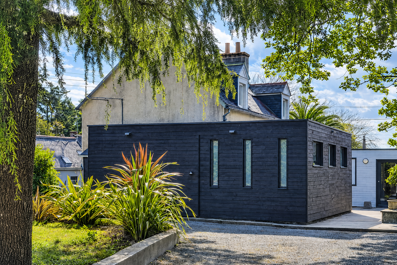 MAISON T5 AVEC EXTENSION RECENTE - 700M² DE TERRAIN - PISCINE - GARAGE - DPE B - NON MITOYENNE - COUP DE COEUR