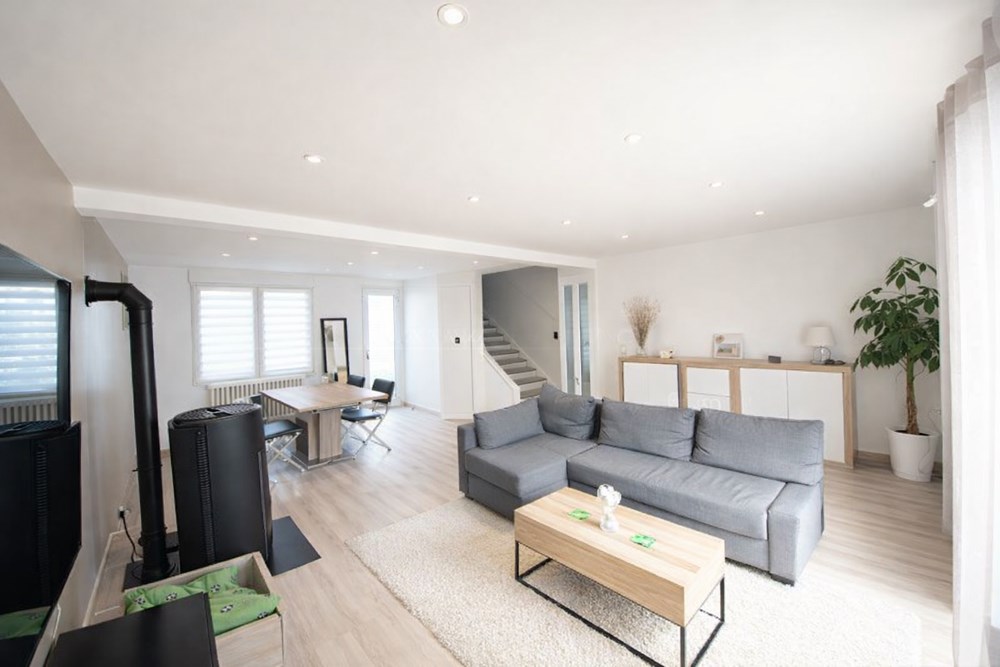 MAISON 120M² - 4/6 CHAMBRES - PROCHE CENTRE - PIECE DE VIE 50M² - PROCHE ECOLES photo 2