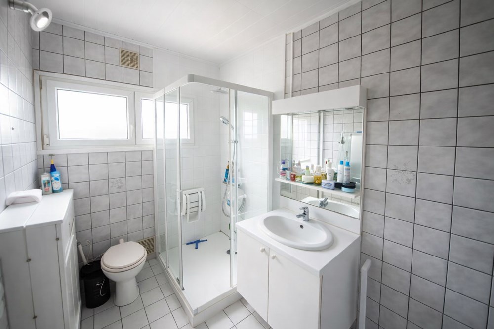 MAISON 120M² - 4/6 CHAMBRES - PROCHE CENTRE - PIECE DE VIE 50M² - PROCHE ECOLES photo 5