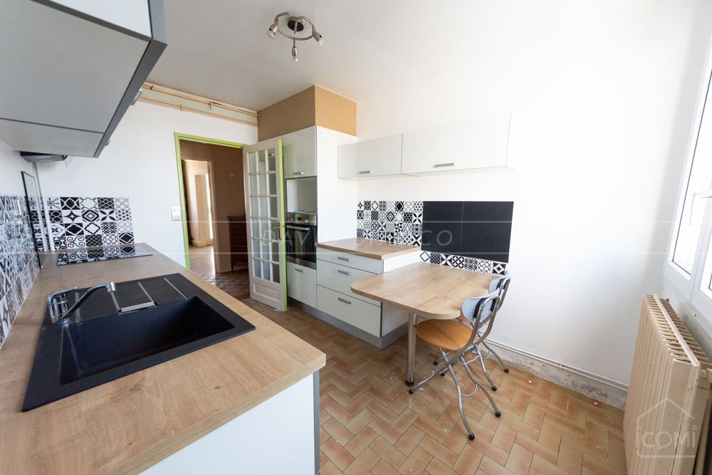 APPARTEMENT T4 75M² DALLE BETON AVEC ASCENSEUR, BALCON FERME ET GARAGE EN OPTION photo 3