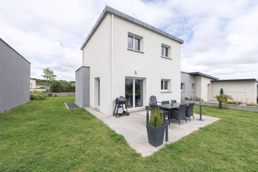 MAISON INDIVIDUELLE T6 110M² DE 2015 SUR TERRAIN DE 450M² AVEC ACCES PMR, GARAGE, TERRASSE