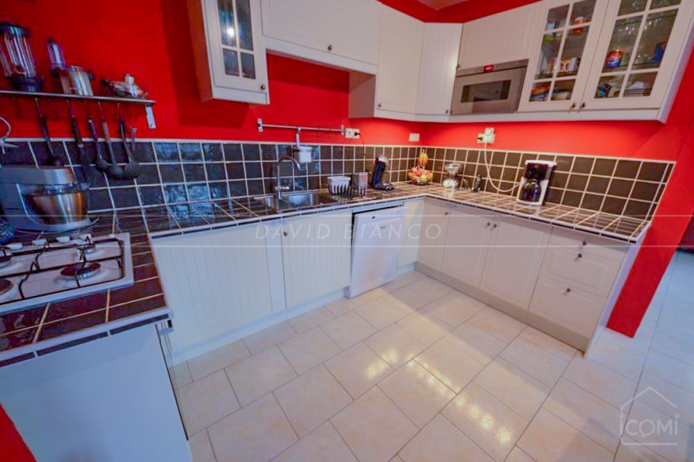 MAISON DE VILLE T5 DE 150M² - 4 CHAMBRES DONT UNE SUITE PARENTALE - GARAGE - BEAU POTENTIEL photo 5